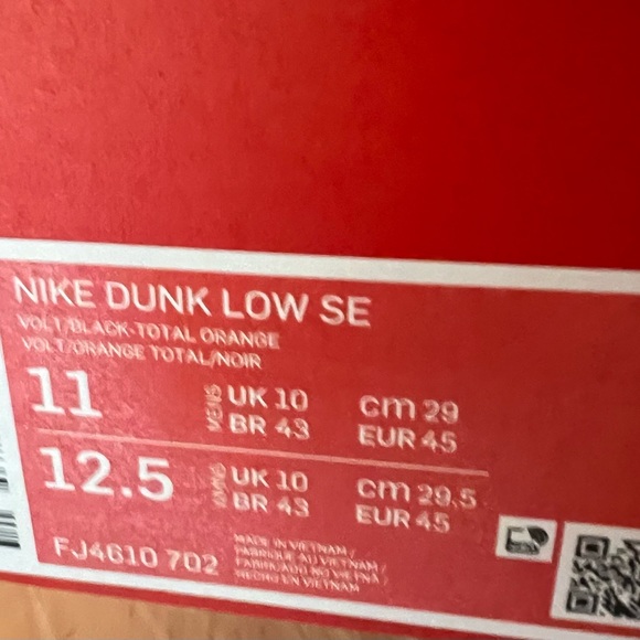 Nike dunk volt splash!BRAND NEW!! Size 11  combo w/ Nike volt slides sz 12! Rare - Picture 3 of 15